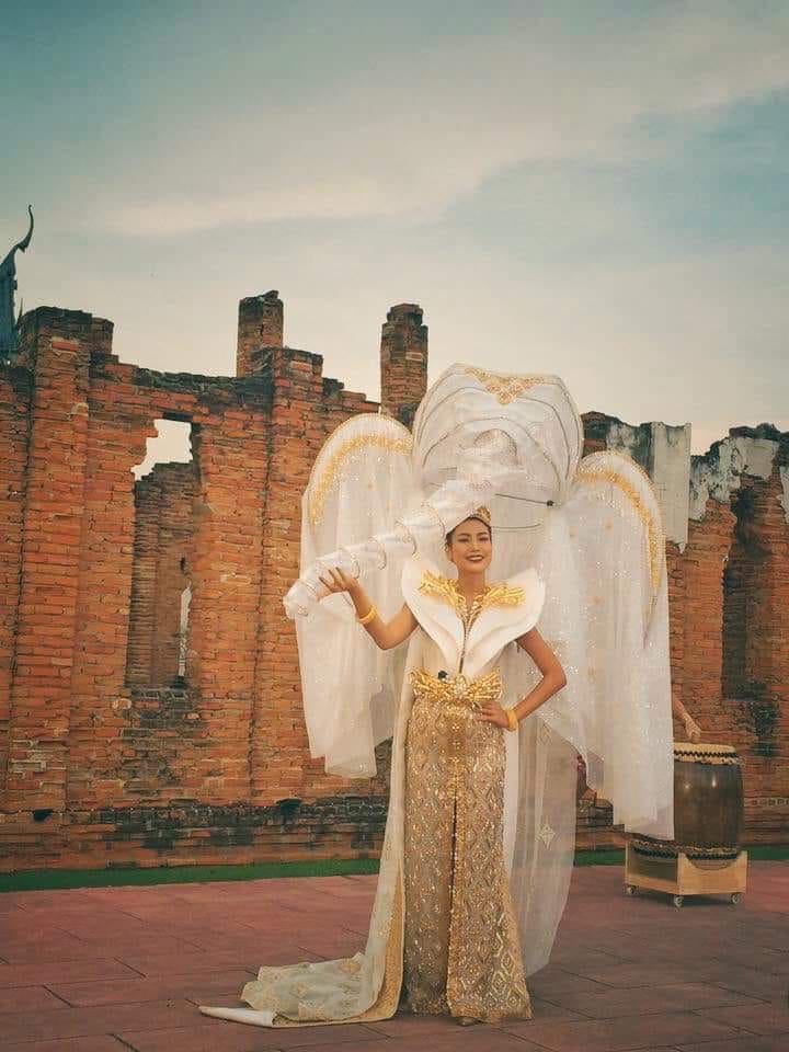 trajes tipicos de candidatas a miss universe 2018. - Página 2 Pxy6qbtx