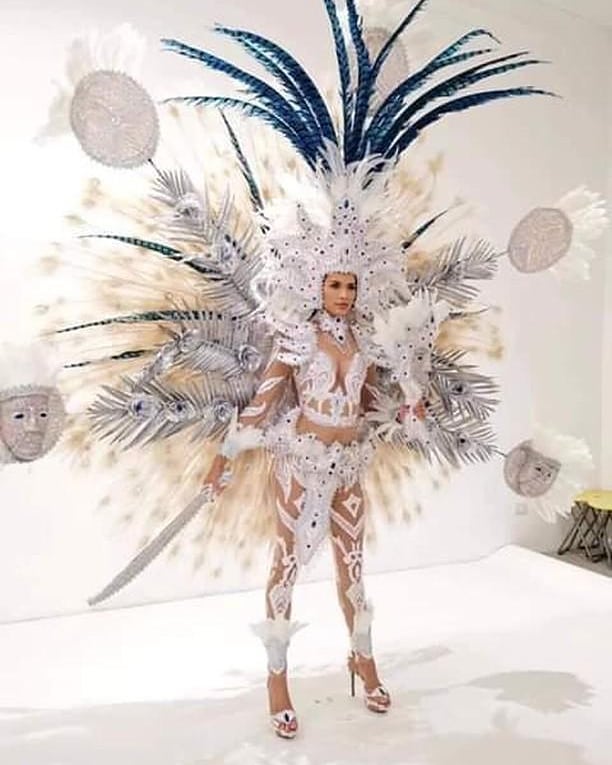 trajes tipicos de candidatas a miss universe 2018. - Página 7 Mlcq8b7e