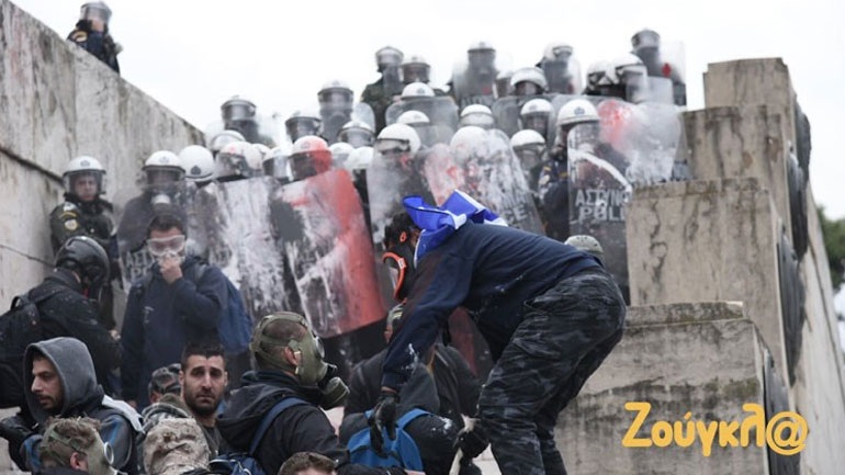 Στους 9 οι συλληφθέντες για τα επεισόδια στο Σύνταγμα Aycgp38v